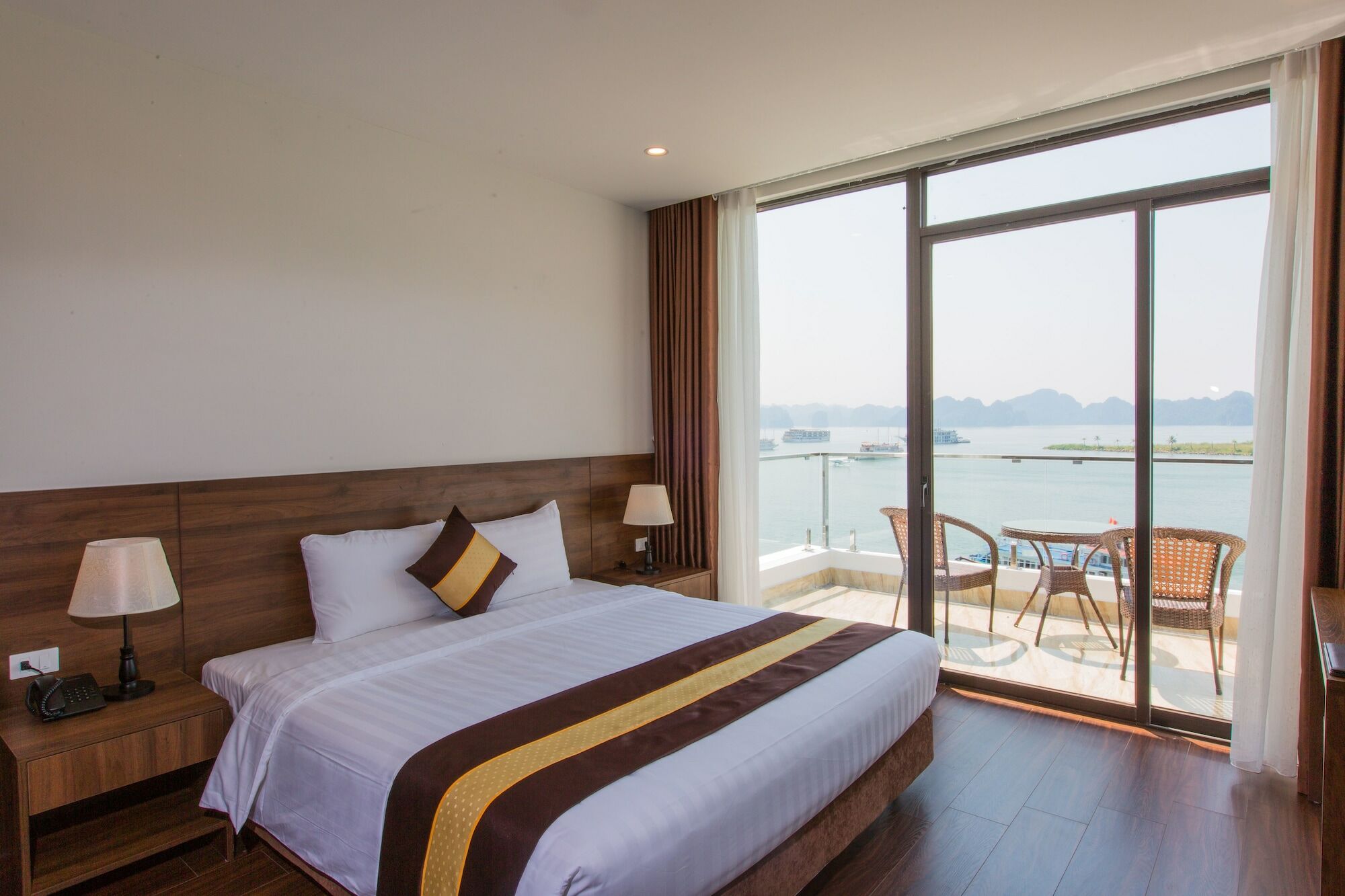 Sun Bay Tuan Chau Hotel Ha Long Esterno foto